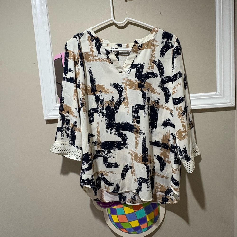 Van Heusen Abstract Cream and Black‎ Blouse